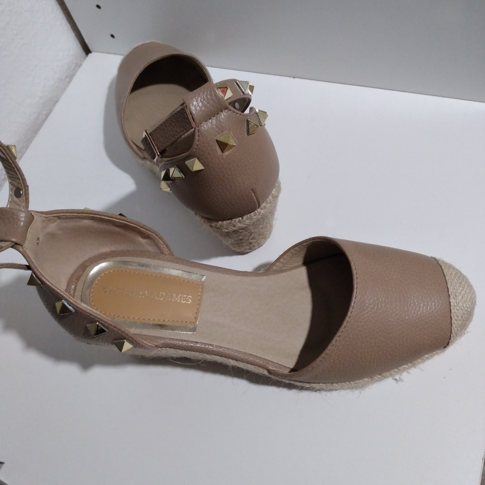 Shoes - Picture 6 of 6
